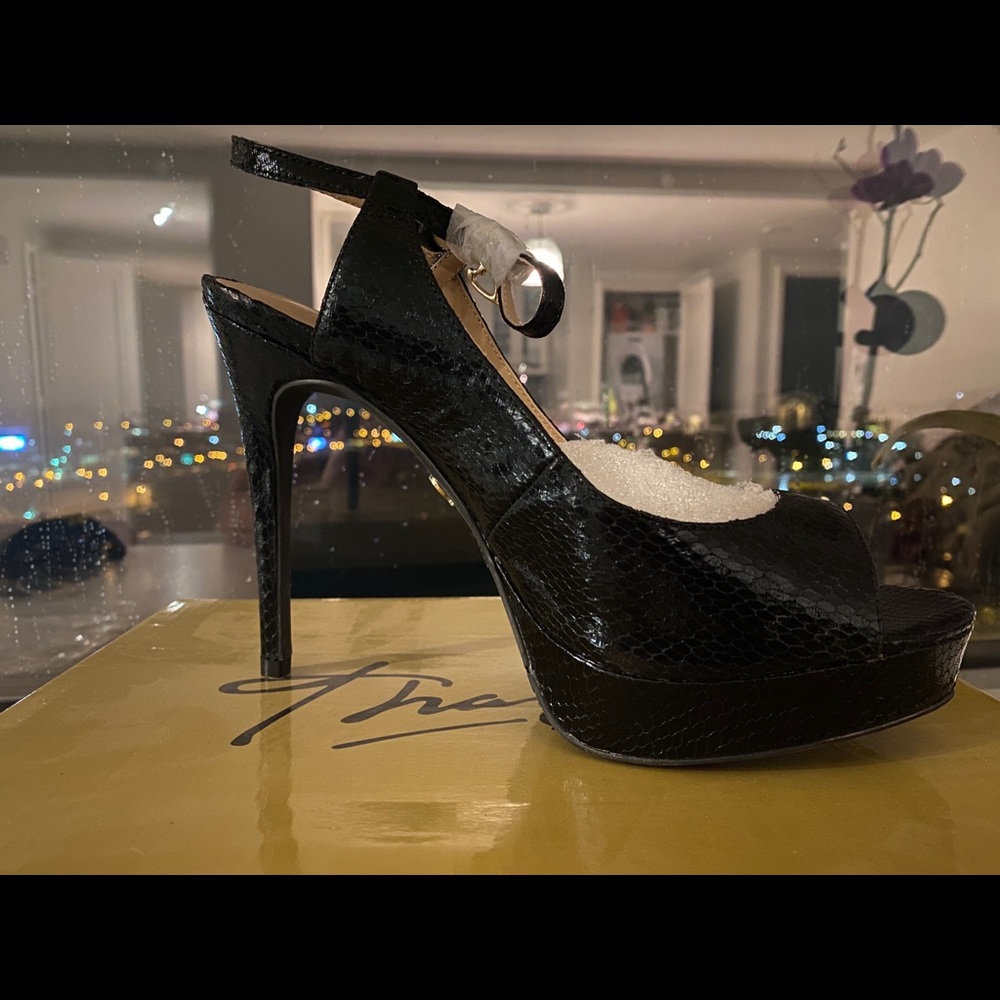 Thalía platflorm sling back sandals